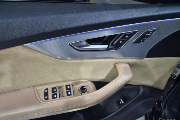 2021 Audi Q8 с пробегом 105 189 км