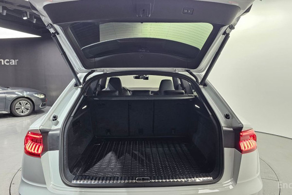 2021 Audi Q8 с пробегом 87 025 км