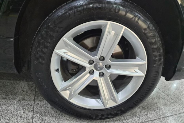 2021 Audi Q8 с пробегом 105 189 км