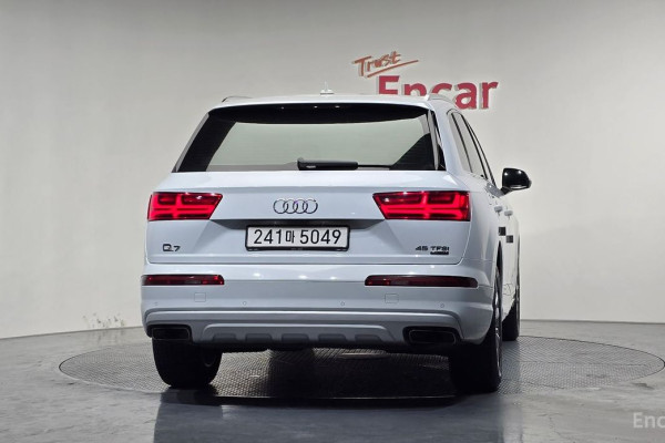 2019 Audi Q7 с пробегом 113 180 км