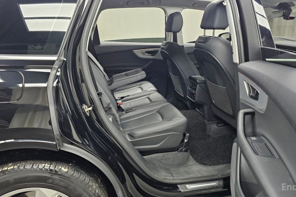 2022 Audi Q7 с пробегом 77 281 км