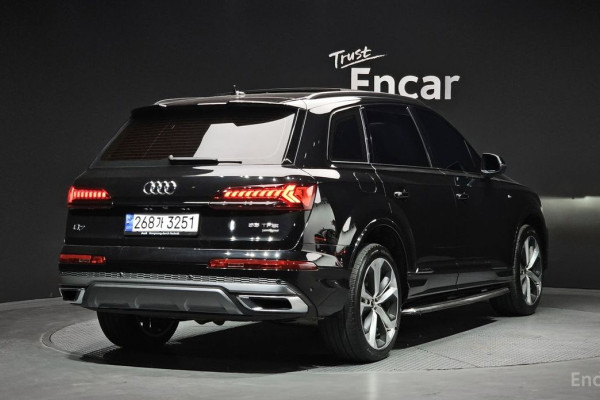 2022 Audi Q7 с пробегом 147 687 км