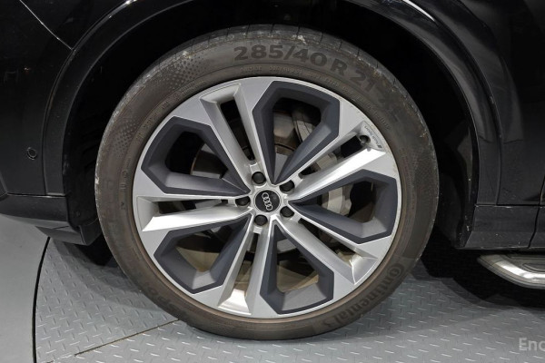 2023 Audi Q7 с пробегом 32 758 км