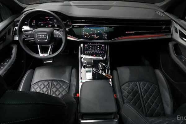 2023 Audi Q7 с пробегом 32 758 км