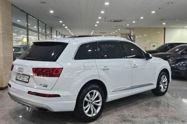 2019 Audi Q7 с пробегом 77 099 км