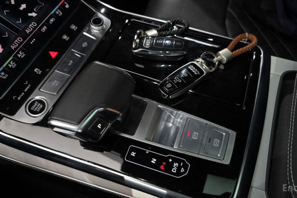 2023 Audi Q7 с пробегом 32 758 км