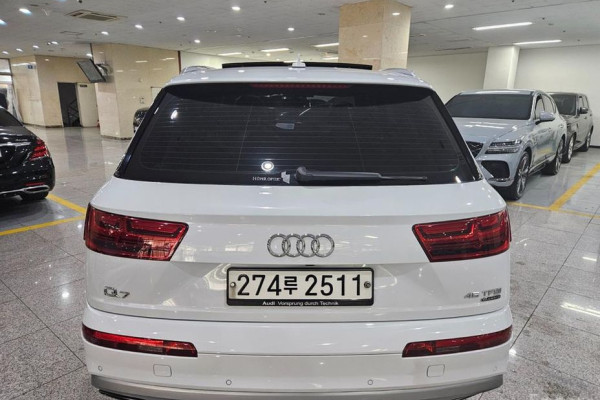 2019 Audi Q7 с пробегом 77 099 км
