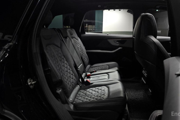 2023 Audi Q7 с пробегом 32 758 км