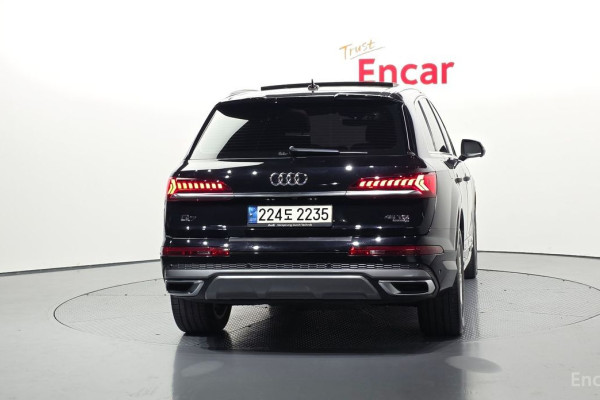 2021 Audi Q7 с пробегом 112 092 км