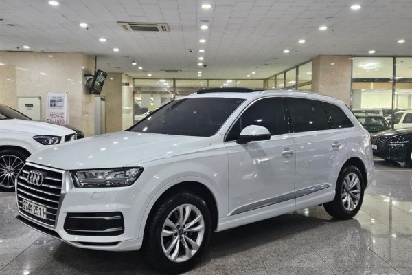 2019 Audi Q7 с пробегом 77 099 км
