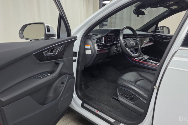 2021 Audi Q7 с пробегом 33 182 км