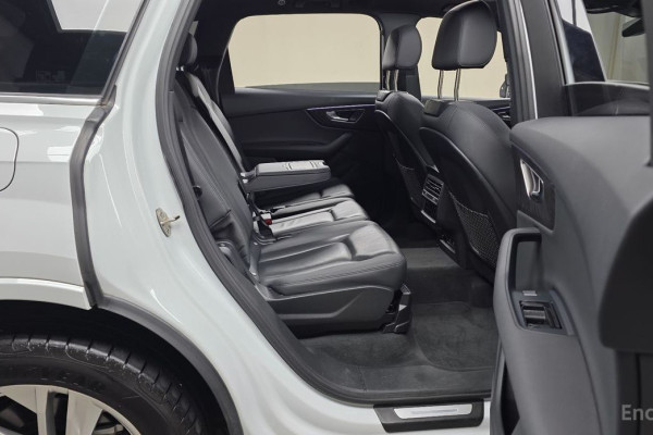 2021 Audi Q7 с пробегом 33 182 км