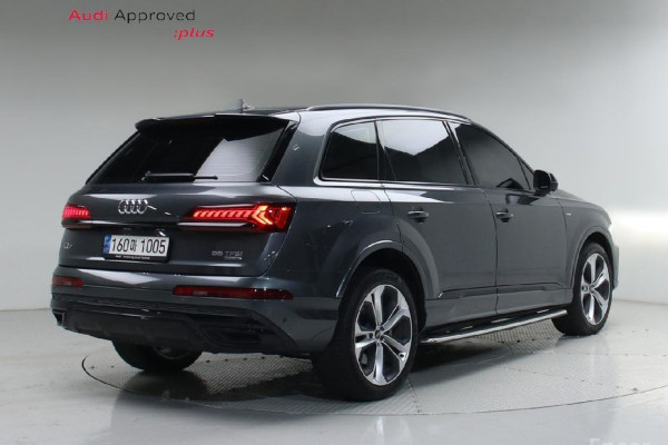 2023 Audi Q7 с пробегом 38 749 км