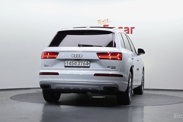 2019 Audi Q7 с пробегом 83 584 км