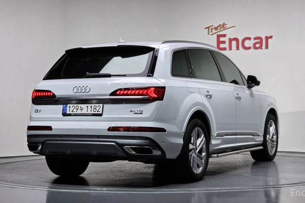 2022 Audi Q7 с пробегом 27 618 км