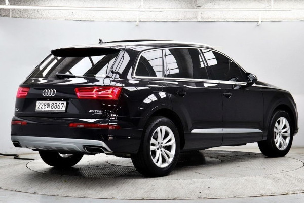 2019 Audi Q7 с пробегом 66 569 км