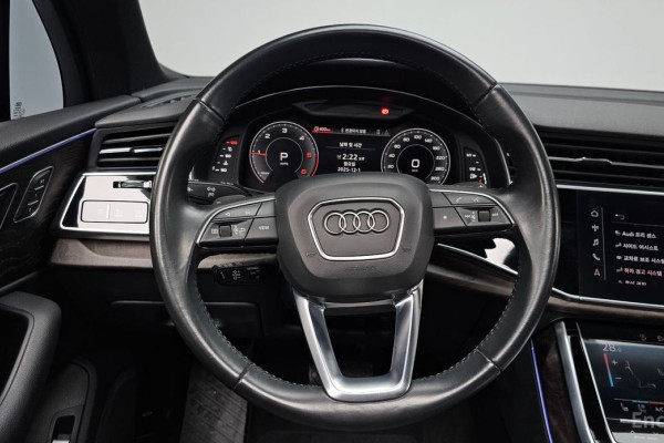 2020 Audi Q7 с пробегом 47 077 км