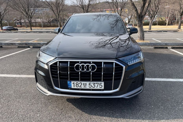 2022 Audi Q7 с пробегом 138 000 км