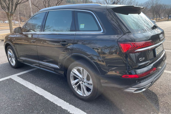 2022 Audi Q7 с пробегом 138 000 км