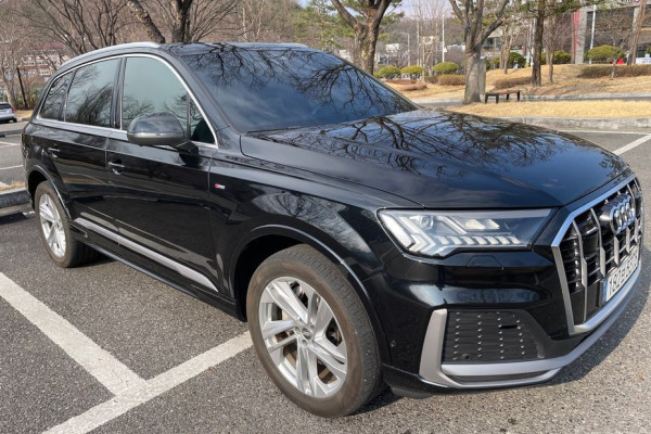 2022 Audi Q7 с пробегом 138 000 км