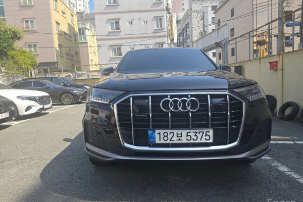 2022 Audi Q7 с пробегом 138 000 км
