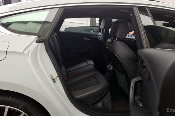 2022 Audi A5 с пробегом 47 069 км