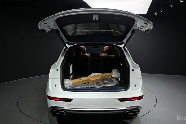 2023 Audi Q5 с пробегом 15 772 км