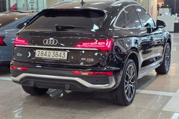 2023 Audi Q5 с пробегом 43 449 км