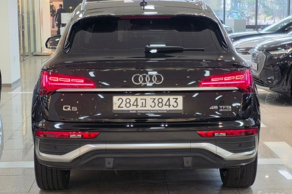2023 Audi Q5 с пробегом 43 449 км