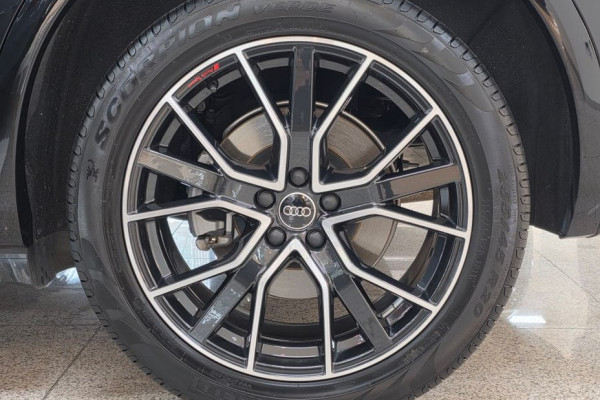 2023 Audi Q5 с пробегом 43 449 км