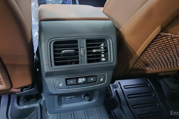 2023 Audi Q5 с пробегом 17 217 км