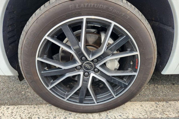 2024 Audi Q5 с пробегом 14 057 км