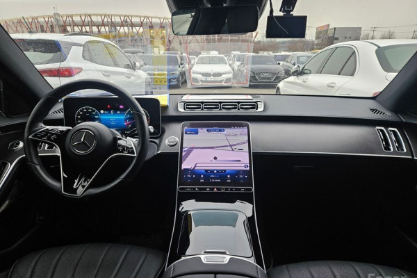 2022 Mercedes-Benz S-Класс с пробегом 21 927 км