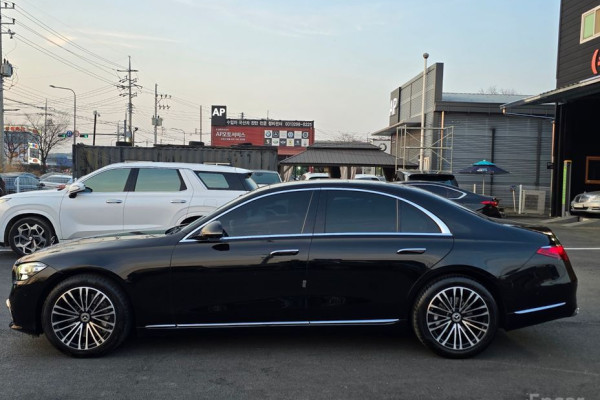 2022 Mercedes-Benz S-Класс с пробегом 66 118 км