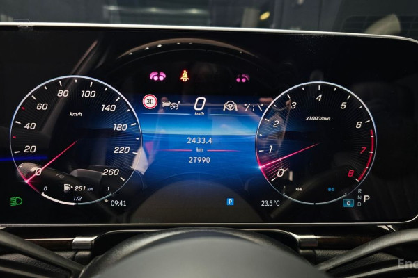 2022 Mercedes-Benz S-Класс с пробегом 27 990 км