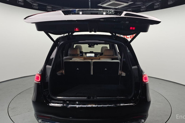 2023 Mercedes-Benz GLS с пробегом 9 878 км