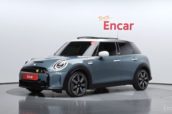 2023 Mini  с пробегом 12 768 км