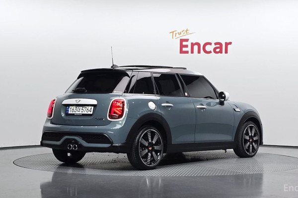 2023 Mini  с пробегом 12 768 км