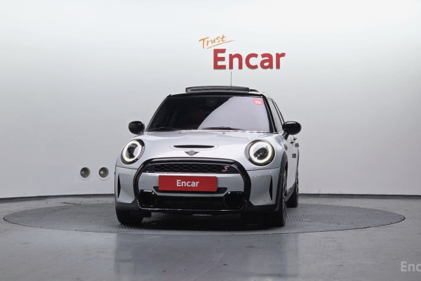 2022 Mini  с пробегом 23 682 км