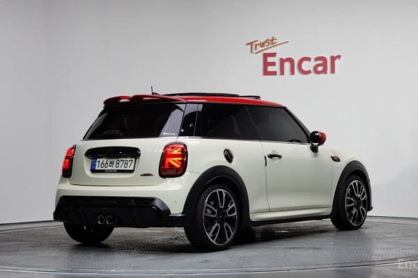 2023 Mini  с пробегом 9 546 км