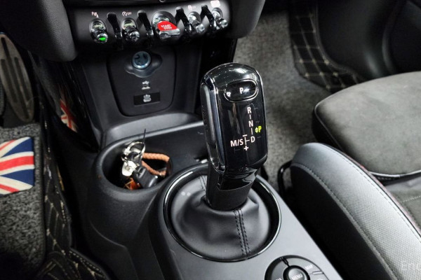 2023 Mini  с пробегом 9 546 км