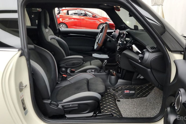 2023 Mini  с пробегом 9 546 км