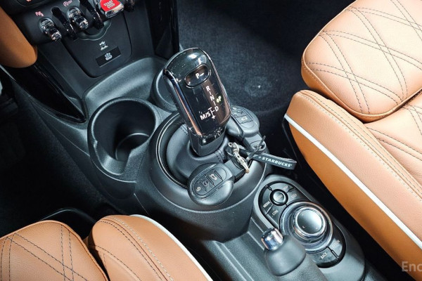 2023 Mini  с пробегом 9 842 км