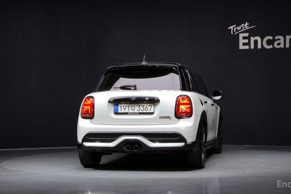 2023 Mini  с пробегом 29 939 км