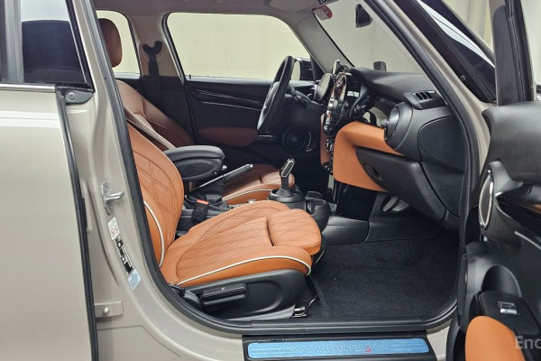 2023 Mini  с пробегом 9 842 км