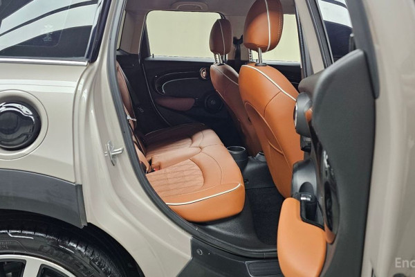 2023 Mini  с пробегом 9 842 км