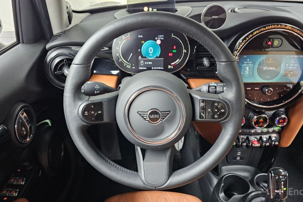 2023 Mini  с пробегом 9 842 км