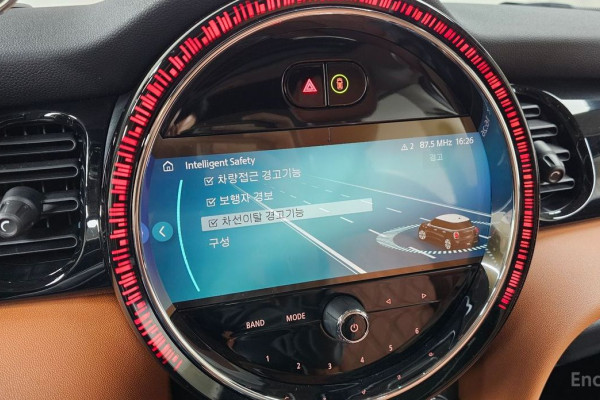 2023 Mini  с пробегом 9 842 км