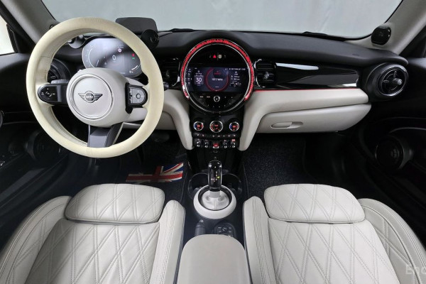 2022 Mini  с пробегом 16 137 км