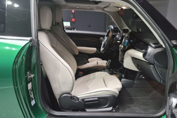 2023 Mini  с пробегом 21 711 км